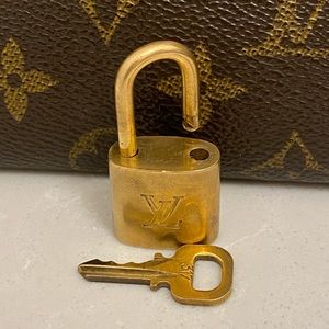 3️⃣1️⃣7️⃣ 🔐 LV Lock and Key!